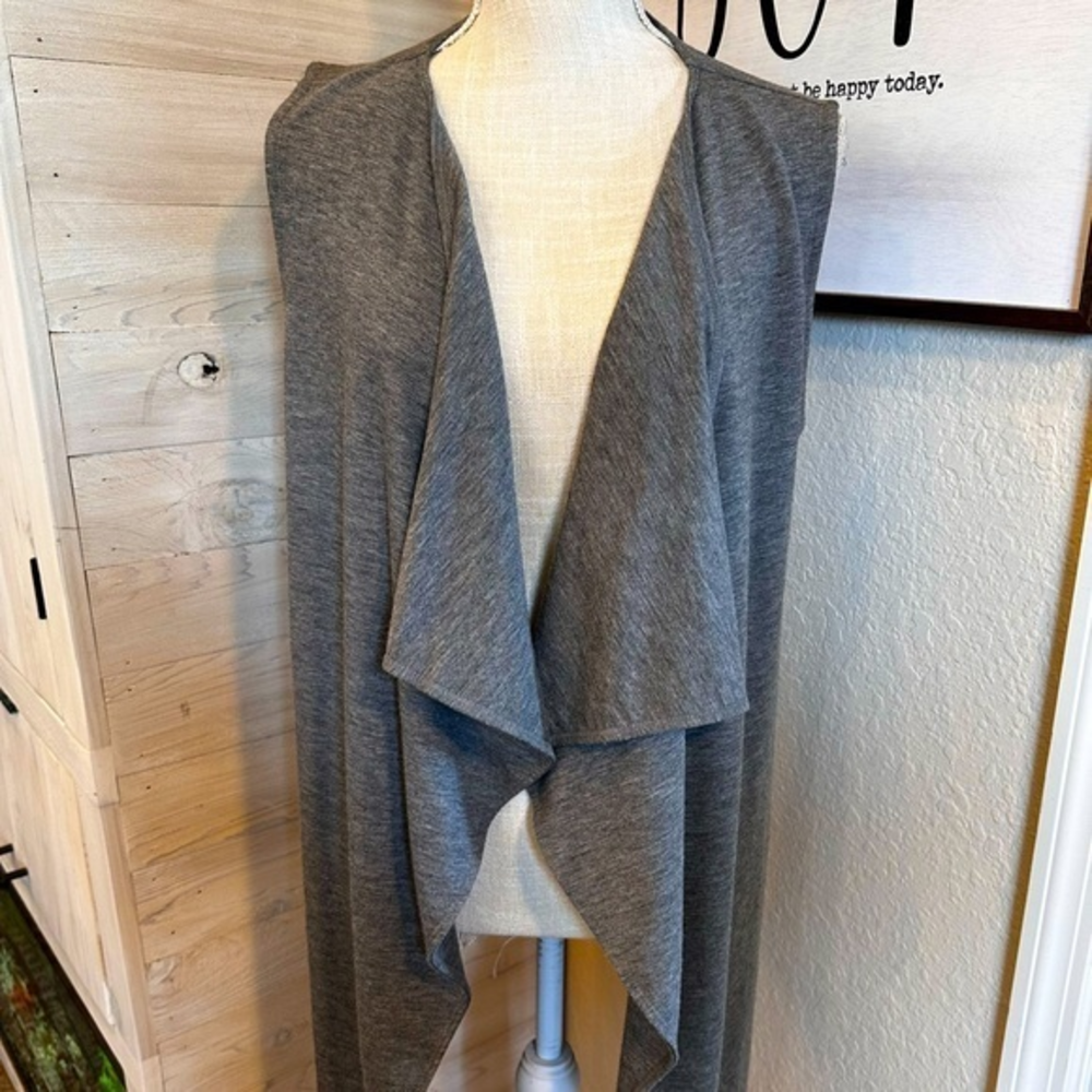 Matilda Jane grey oversized open sleeveless cardigan